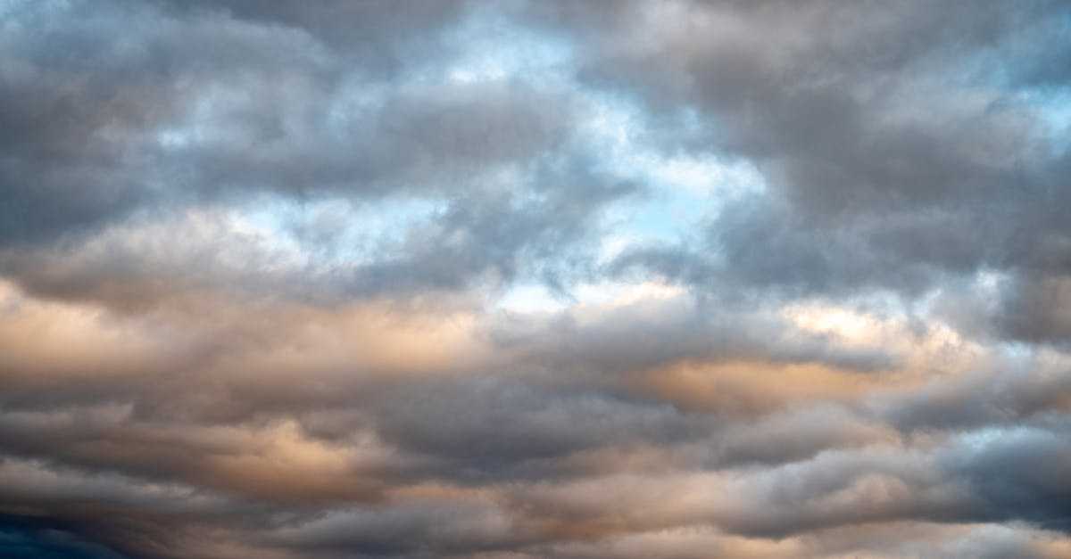空に広がる段々になった雲