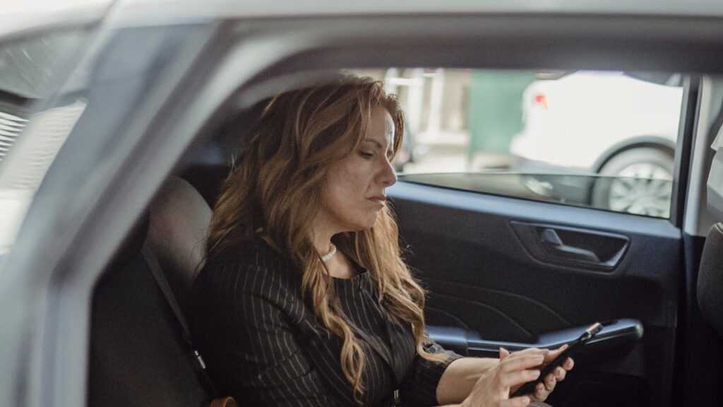 UberタクシーCM女優の記事アイキャッチ