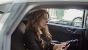 UberタクシーCM女優の記事アイキャッチ