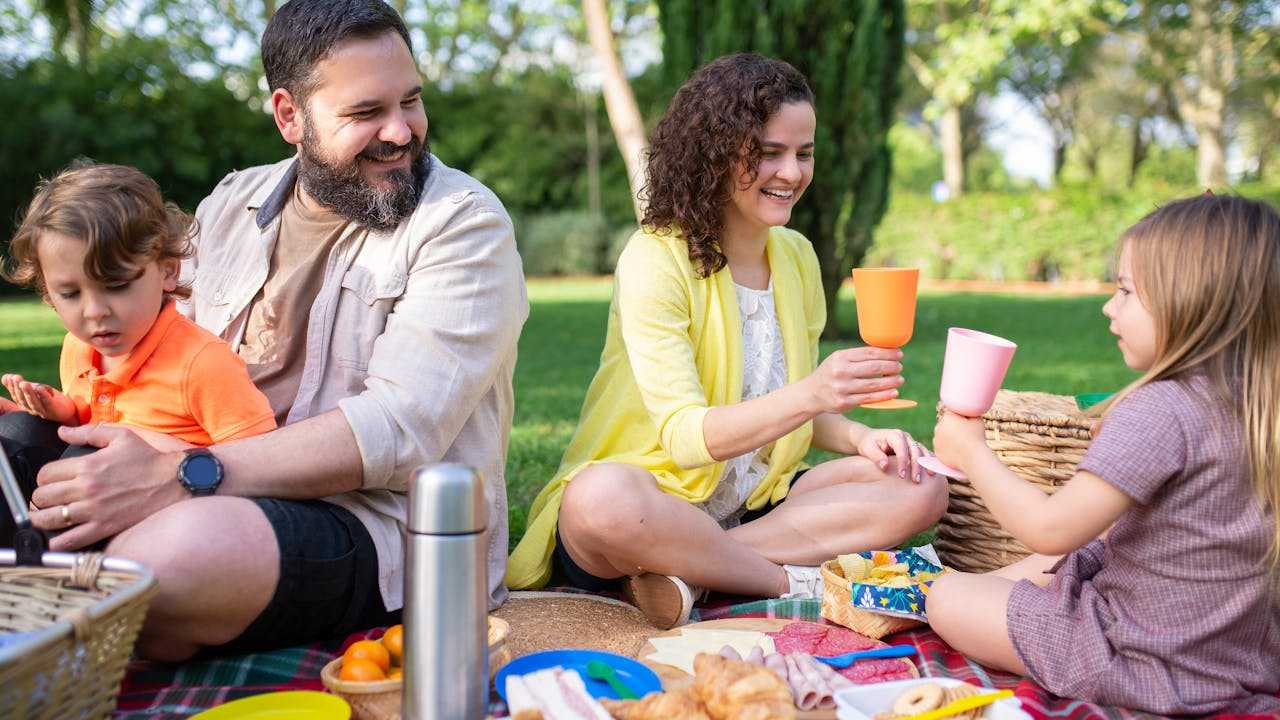 カービィ塩ラムネを夏のおでかけで持ち歩くイメージ