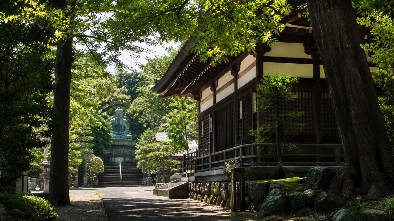 深大寺の歴史と豊かな自然をイメージした境内